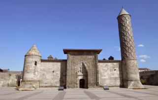 1 Mayıs Özel Uçaklı Kafkas Üçgeni Doğu Ekspresi Turu